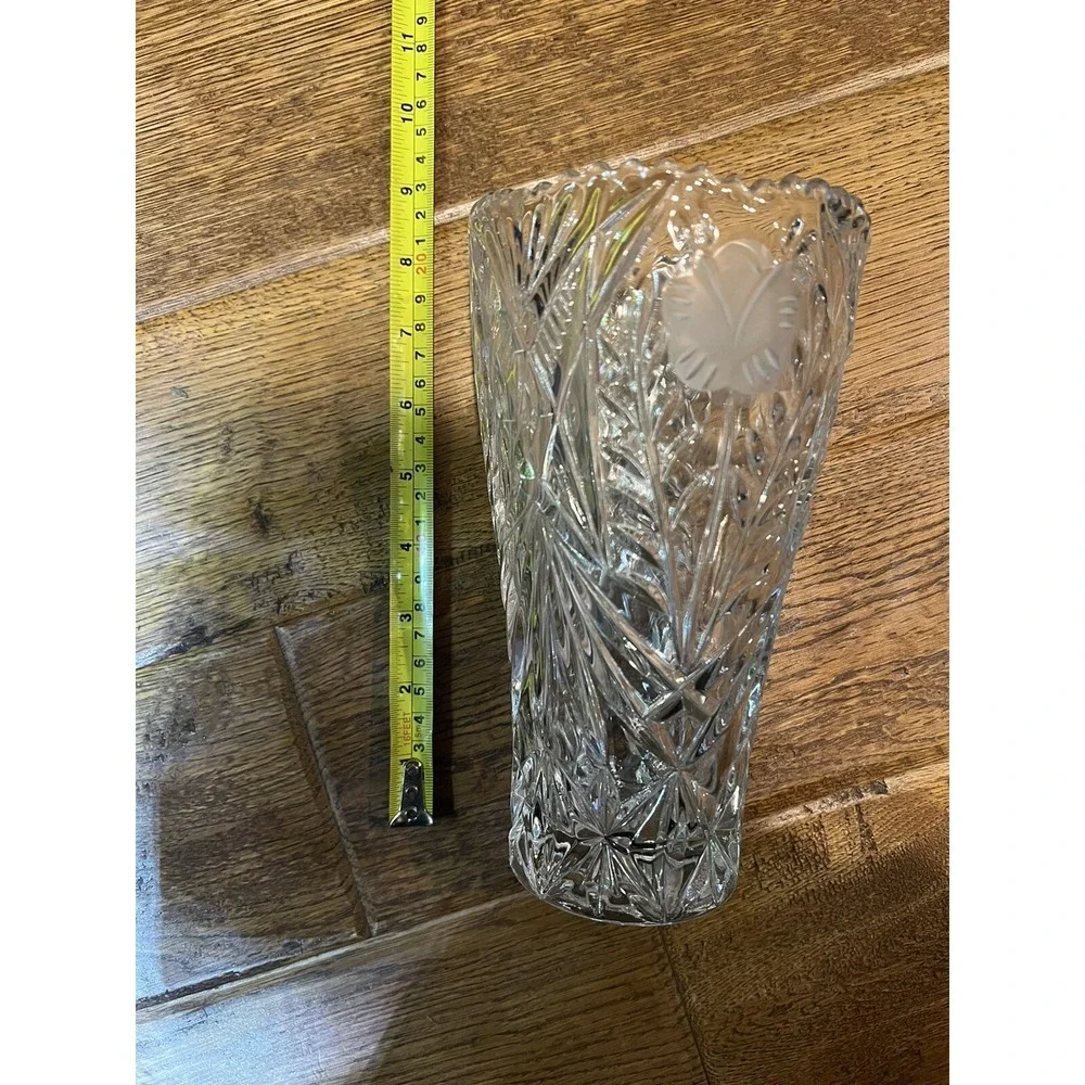 Vintage Beautiful Heavy Pressed Glass/Lead Crystal Floral Frosted Flower Vase 8